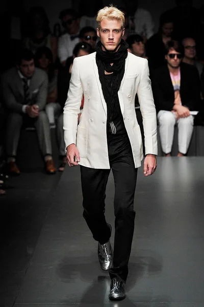 Look 34